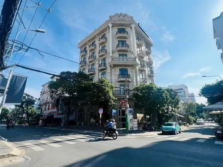 Bán tòa chdv góc 2mt tân quy nguyễn thị thập, dt 15 x 20m. hầm 7 tầng hđt 350 triệu. giá 60tỷ