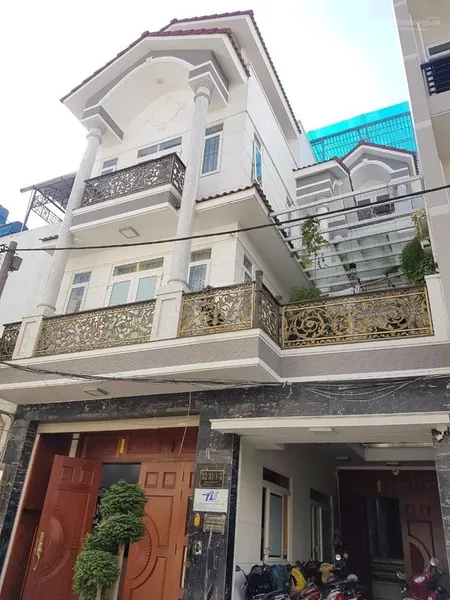 Biệt thự bình lợi, 10 x 18m, 4 tầng + áp mái giá 22 tỷ thương lượng