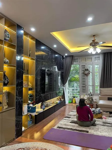 Bán nhà đẹp thơ mộng tại khu phố bà triệu, thang máy 12,5 tỷ, 58m2, mercedes s 500 vào nhà