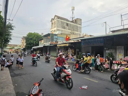 Em chính chủ cần bán 2 căn nhà cấp 4 mặt tiền kinh doanh cộng 1 ki ốt và 20 phòng trọ phía sau