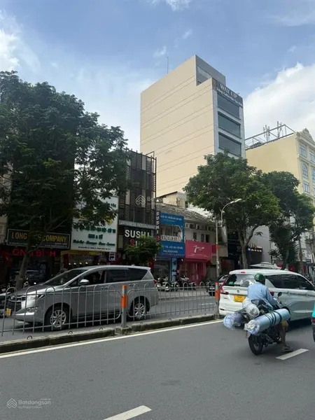 Bán gấp mặt tiền nguyễn cư trinh, đối diện khách sạn pullman