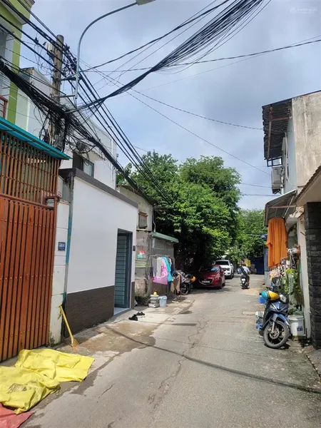Bán căn góc 2 mặt tiền trung tâm linh trung, hẻm ô tô đậu. giá 2tỷ650. 0971 801 ***