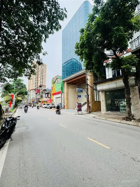 Building mặt phố mặt tiền 9m x 22,2m diện tích sàn ~ 2000m2 lô góc, toà vp trịnh đình cửu