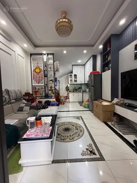Bán nhà đẹp ngay gần bến xe nước ngầm / full nội thất về ở luôn/ ô tô đỗ cổng xịn