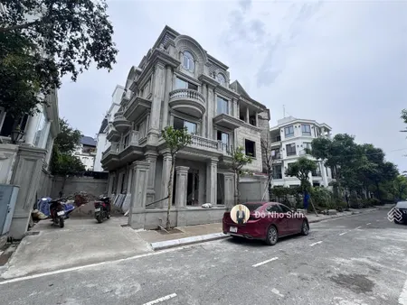 Bán biệt thự diện tích 240m, 4 tầng, thiên đường bảo sơn, view hồ cực thoáng, giá 30 tỷ