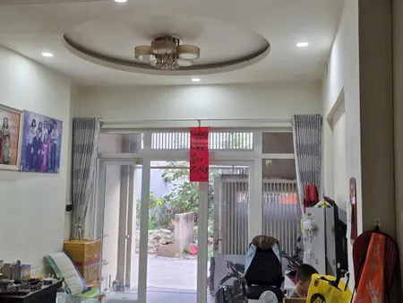 Bán nhà 2 tầng còn khá mới khu dân cư hòn xện cách biển 800m, vĩnh hoà, giá 3.9 tỷ
