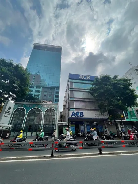 Ngay nhà ga t3, mt hoàng hoa thám, dt 11x35m 12 tầng hdt 400tr/tháng, giá bán 85 tỷ