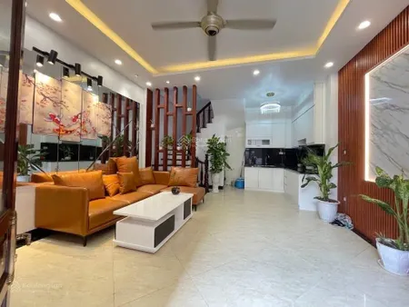 Bán nhà vũ đức thận việt hưng 37m 5 tầng hơn 6 tỷ