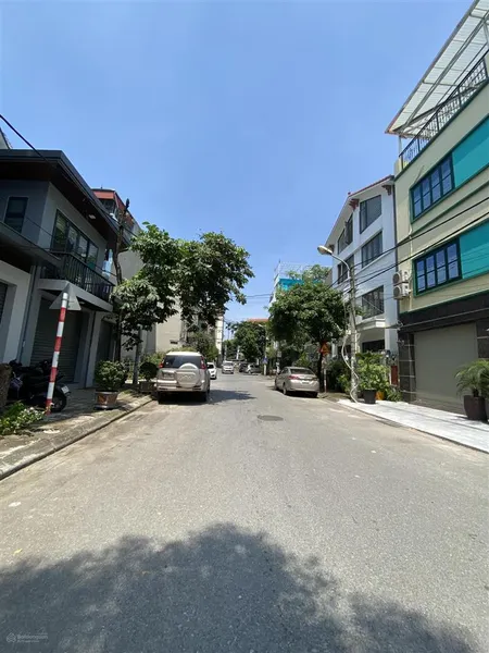 Siêu phẩm bán nhà hoa lâm 65m2 x 4 tầng ô tô vào ngõ thông rẻ nhất khu vực