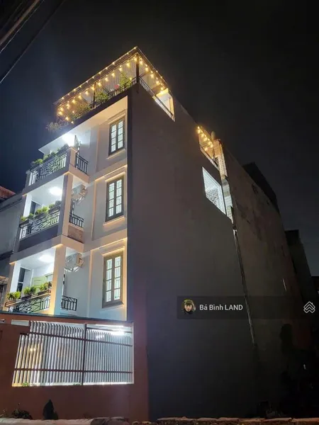 Bán nhà bồ đề, dáng dấp biệt thự gần 80m2, ngõ thông, ô tô vị trí đắc địa