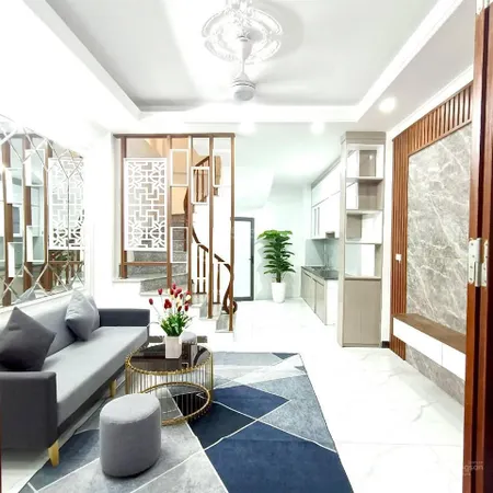 Nhà ngọc trì oto lexus đỗ cổng tiện ích cả aeon cạnh trường học c123 thạch bàn