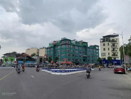 Bán nhà 40m ngọc thuỵ bồ đề 5 tầng ô tô đỗ cửa 8 tỷ