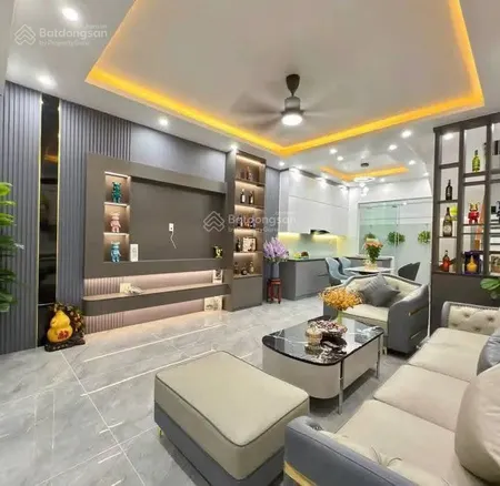 Bán nhà mới 58m2, 6 tầng, gara, thang máy, ô tô tránh, phố trạm, long biên. 16.79 tỷ.