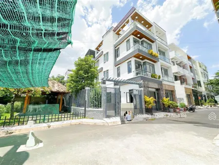 Biệt thự sân vườndt 22x12,5mxây 1trệt 2lầu sân thượngđường nhựa 6mkdc an ninh đảm bảo
