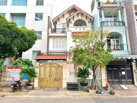 Chính chủ bán nhà mặt tiền lê thúc hoạch đối diện trường cấp 3 trần phú 8 x 20m 2 lầu st