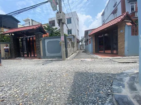 Bán gấp nhà 3 tầng 42m lô góc sát thành phố thông minh, cách cầu nhật tân 500m