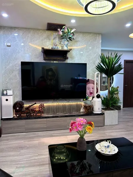 Có 102! bán nhà phố trung kính, gần phố, ô tô, kd sầm uất, ngõ thông đẹp, 60m2*4t, 15.5 tỷ