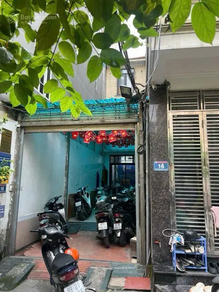 Bán nhà khu vực cầu giấy đất phân lô ô tô vào nhà