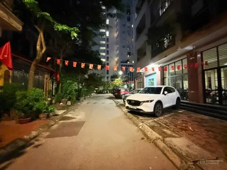 Phân lô nghĩa đôcầu giấy 75m,mt 4m5,oto tránh đỗ ngày đêm,ngõ thông,vỉa hè rộng,kinh doanh đỉnh