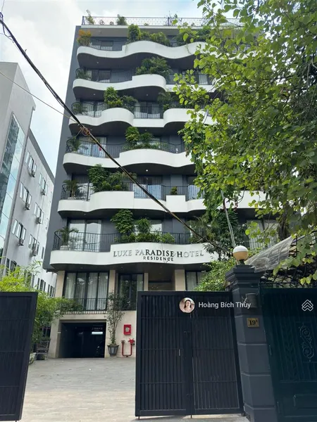 Chính chủ bán nhà đất cực đẹp xây tòa vp ks gần mp duy tân 160m2 mt 8m 75 tỷ view vườn hoa