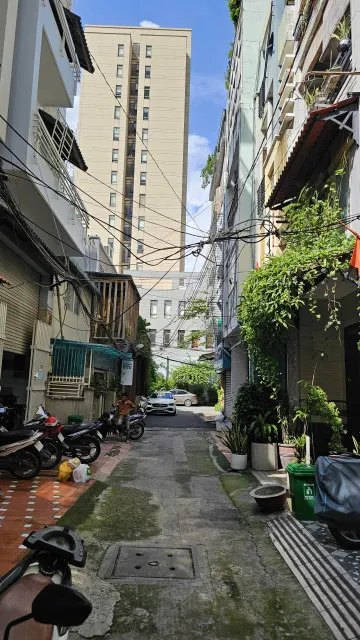 HẺM XE HƠI ĐẠI LỘ TRẦN HƯNG ĐẠO 
NGANG 4.5 X14 ĐÚC BÊ TÔNG Q1 
DƯỚI 300 TRIỆU M2