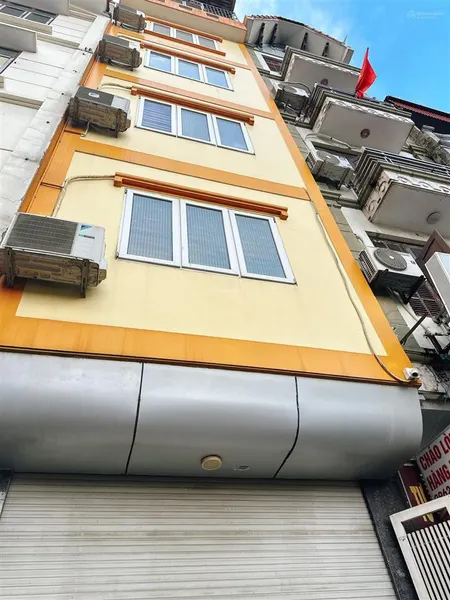 Trung hòa cầu giấy nhà đẹp ở ngay 59m 4tầng mt4m 15tỷ