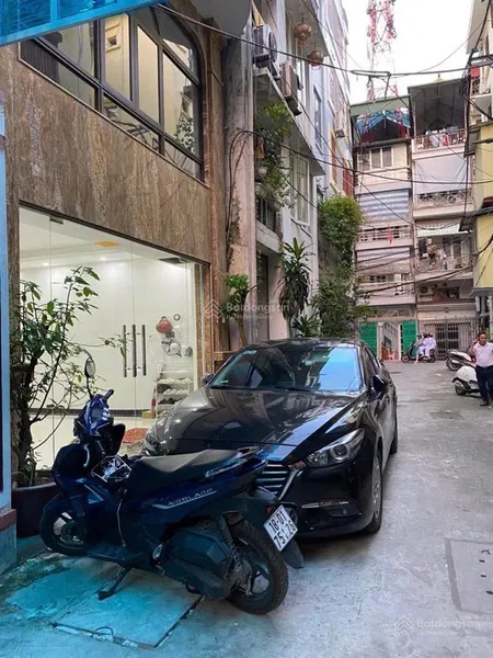 Chủ cần kinh tế bán nhà phân lô hoàng quốc việt nghĩa đô 55m x 4 tầng ô tô vào nhà giá thương lượng