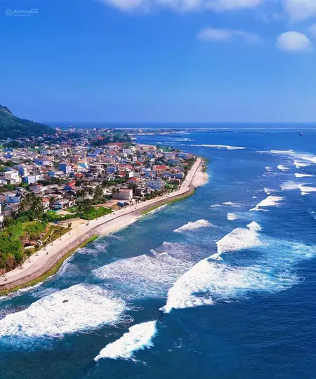 Quangvinh chào bán lô đất 250m2 thổ cư view biển ngay khu trung tâm mặt tiền đường bờ kè giá 26tr/m