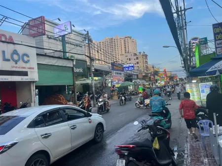 Chính chủ gửi bán lô đất mặt tiền lê văn lương phước kiển, dt 10x60m giá bán 27tr/m2 0941 300 ***