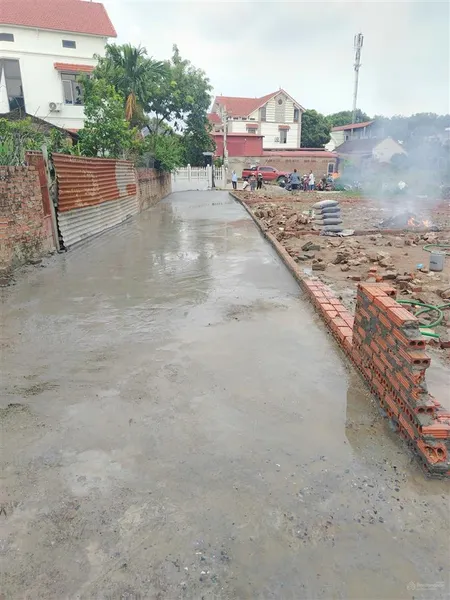 Đất tráng việt, mê linh, hà nội diện tích 80m2 mặt tiền 9,33m đường 4m thông thoáng bìa làng