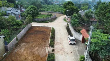 Lô góc 2 mặt tiền, vị trí trung tâm xã tại cẩm lĩnh, cách đường nhựa, trường, chợ, ub xã chỉ 200m