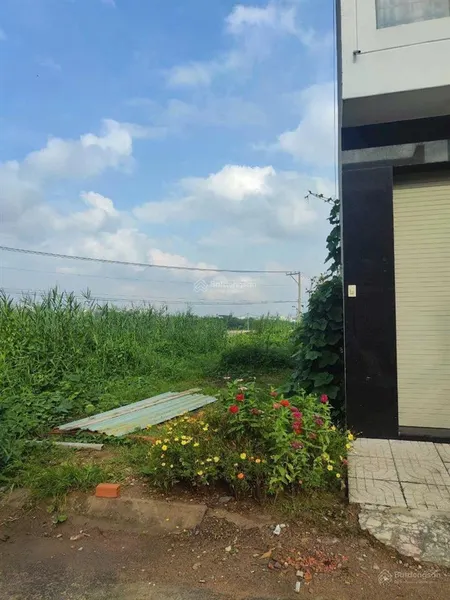 Lô đất gần khu dân cư phong phú đường lớn mt hẻm 4,5m