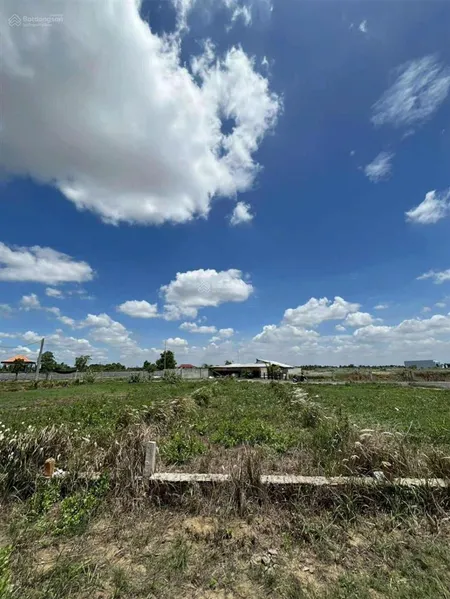 Bán đất nền mặt tiền đường nguyễn trọng hợp , phường 1 , gò công . để giá thu hồi vốn 620tr , shr.