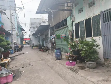 Bán gấp lô đất sổ hồng riêng 94m2 (5m ngang) ngay chợ liên ấp 26 quách điêu, cách mt 30m