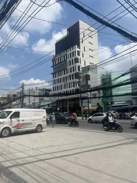 Hẻm xe hơi cách mạng tháng 8, quận 10, 5 tầng, ngang 5.3m, 54m2, gần trường lương thế vinh, 9.7 tỷ