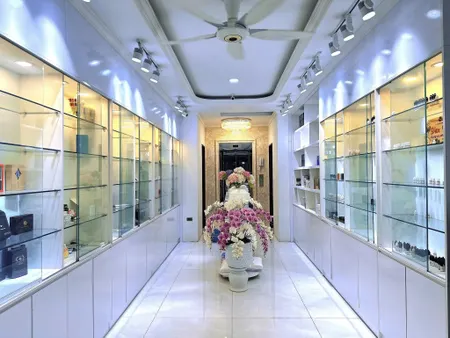 Bán nhà Ôtô đỗ cửa Phố Thái Thịnh,Mới đẹp 62m/ 7T Thang máy 23.5 Tỷ, ngõ thông