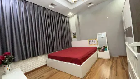 Cho thuê nhà Bùi Xương Trạch, Thanh Xuân, 4 tầng x 30m2, 2 ngủ, 3 WC, 10 Triệu