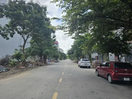 Bán 102.6m đất. Cạnh ngã tư lê thánh tông. Mặt đường nguyễn quyền. Giãn dân khả lễ 1. Phường võ cường bắc ninh