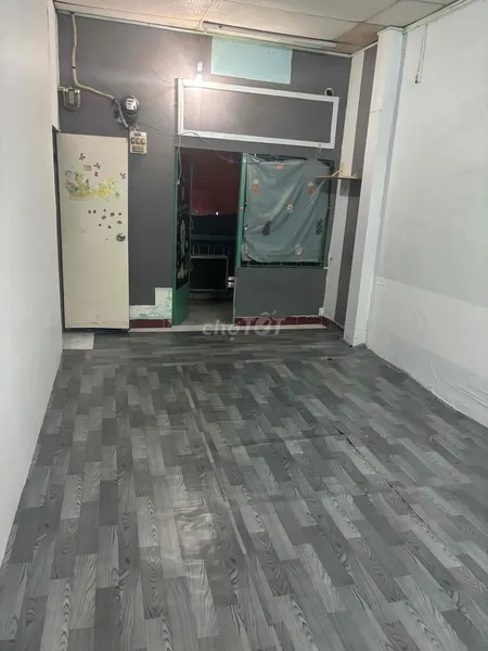 Cho nữ thuê phòng có ban công rộng thoáng,phòng trống giá chỉ hơn 3Tr ở Phú Nhuận