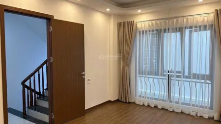 BÁN NHÀ NGỌC HỒI - NHÀ MỚI XÂY CHẮC CHẮN - CHỈ MẤY BƯỚC CHÂN RA ĐẾN ĐƯỜNG TO