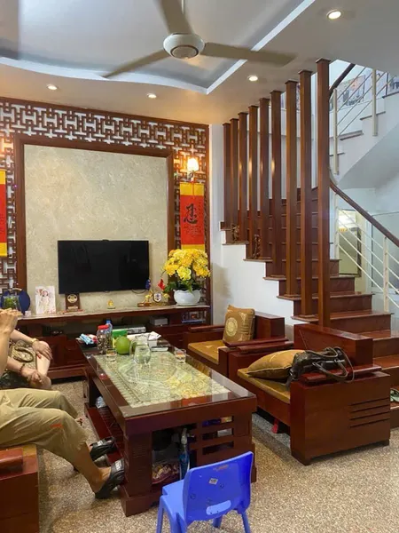 BÁN NHÀ VÕ CHÍ CÔNG 41M X 5 TẦNG X 6.7 TỶ DÂN XÂY, 2 THOÁNG, NGÕ THÔNG XUÂN LA, 50M RA ÔTÔ. 0968669247