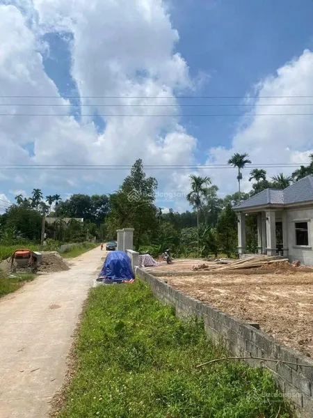 Bán lô đất tại hợp tiến, 180m2 sẵn sổ