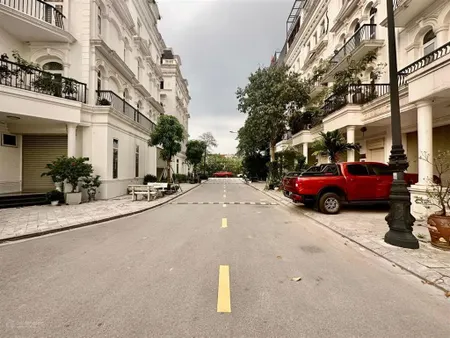 Bán 20m2 sổ đỏ đất thổ cư ngõ thông phong, tôn đức thắng, phường khâm thiên, giá 3,9 tỷ.