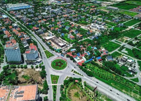 Mặt đường bùi viện đối diện vinmex+vị trí siêu đẹp đường đôi. thích hợp mở vp cty. hay xây tòa nhà