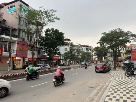 Bán đất tặng nhà 5 tầng, mặt phố lạc long quân, tây hồ 151m2, 88 tỷ, sổ sẵn, gd ngay