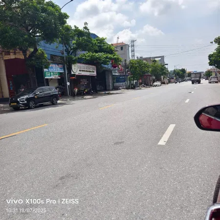 Chính chủ gửi bán đất tặng nhà mặt đường quán toan . 0835 831 ***