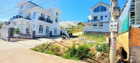 Đất đẹp chính chủ 200m2 tại nam hồ, p11, đà lạt, view thoáng, ô tô vào tận nơi, sổ đỏ sẵn sàng