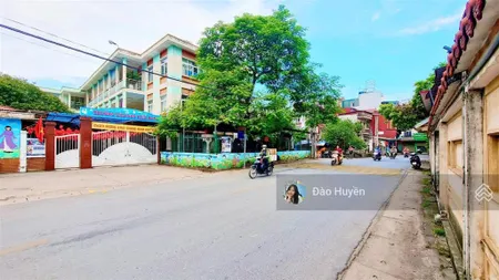 Bán đất tặng nhà 2 tầng đường ôtô tránh kinh doanh ngay kiến hưng luxury 61m22 tầng5m giá 12tỷ