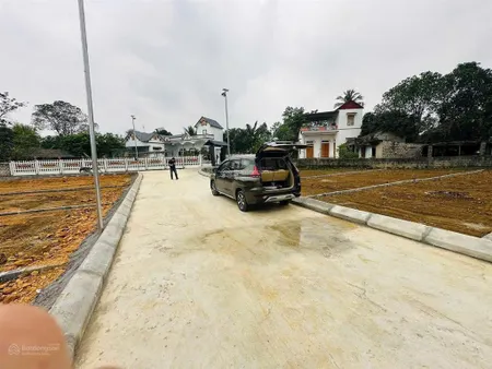 Chính chủ bán lô đất 142m măt tiền 7m bám đường mòn hồ chí minh giá 215 triệu bao ra sổ.