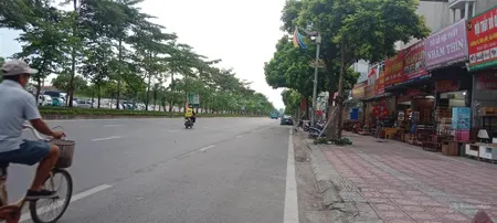 Đất đấu giá yên viên vỉa hè 2m, sổ đỏ vuông, 2 mặt thoáng vĩnh viễn